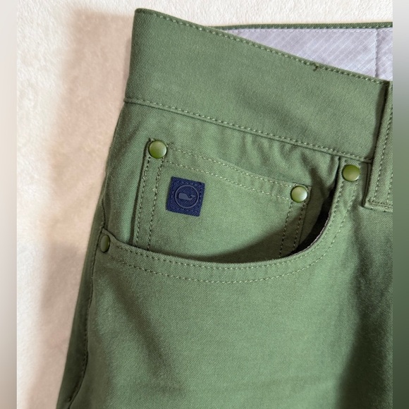 Vineyard Vines 32W 30L On The Go OTG Performance Olive Green Lightweight Chinos - Picture 3 of 11